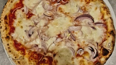 Pizza gorgonzola e cipolla